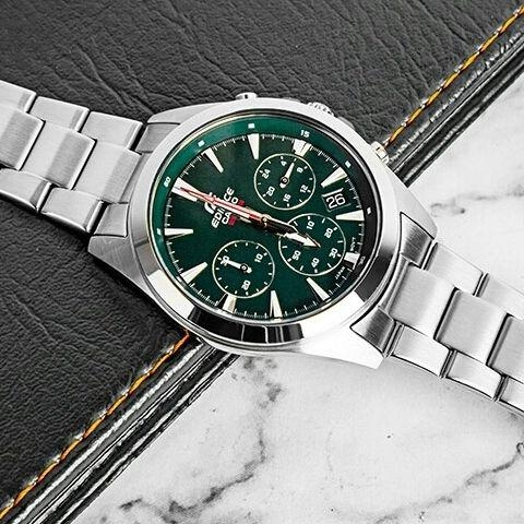 Casio Edifice EFV-630D-3AVUDF – Green Chronograph Men's Watch (Stainless Steel | 100M Water Resistance)